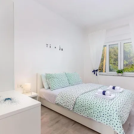 Veronique 3 By Interhome دْغاماي