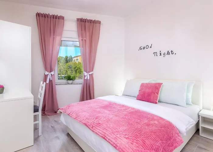 Veronique 3 By Interhome شقة *