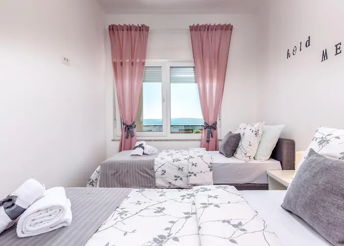 Veronique 3 By Interhome شقة *